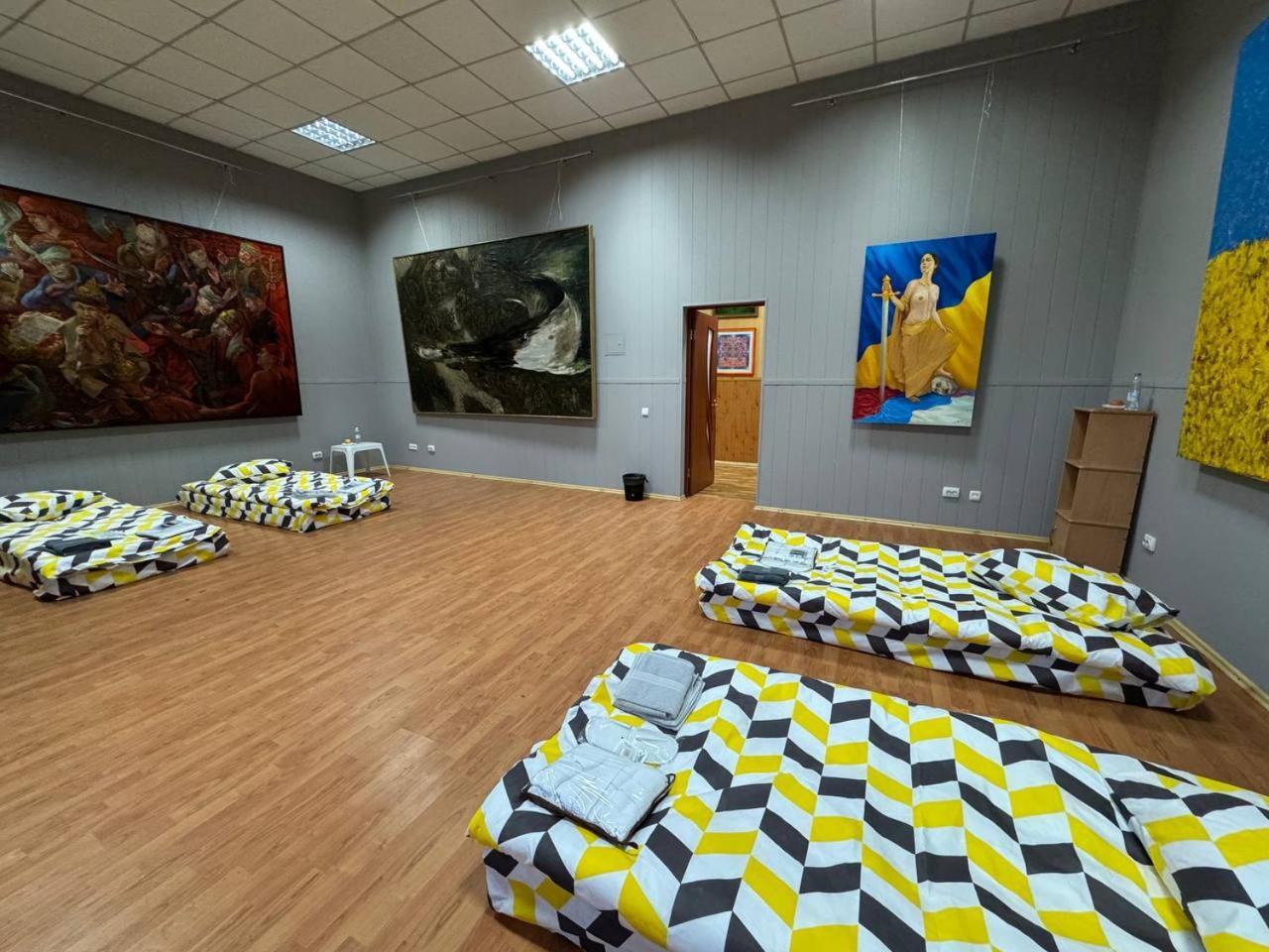 Арт-Вокзал Hotel Kryvyi Rih Quarto foto